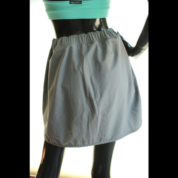 Athleta stretch in skort - Picture 2 of 4